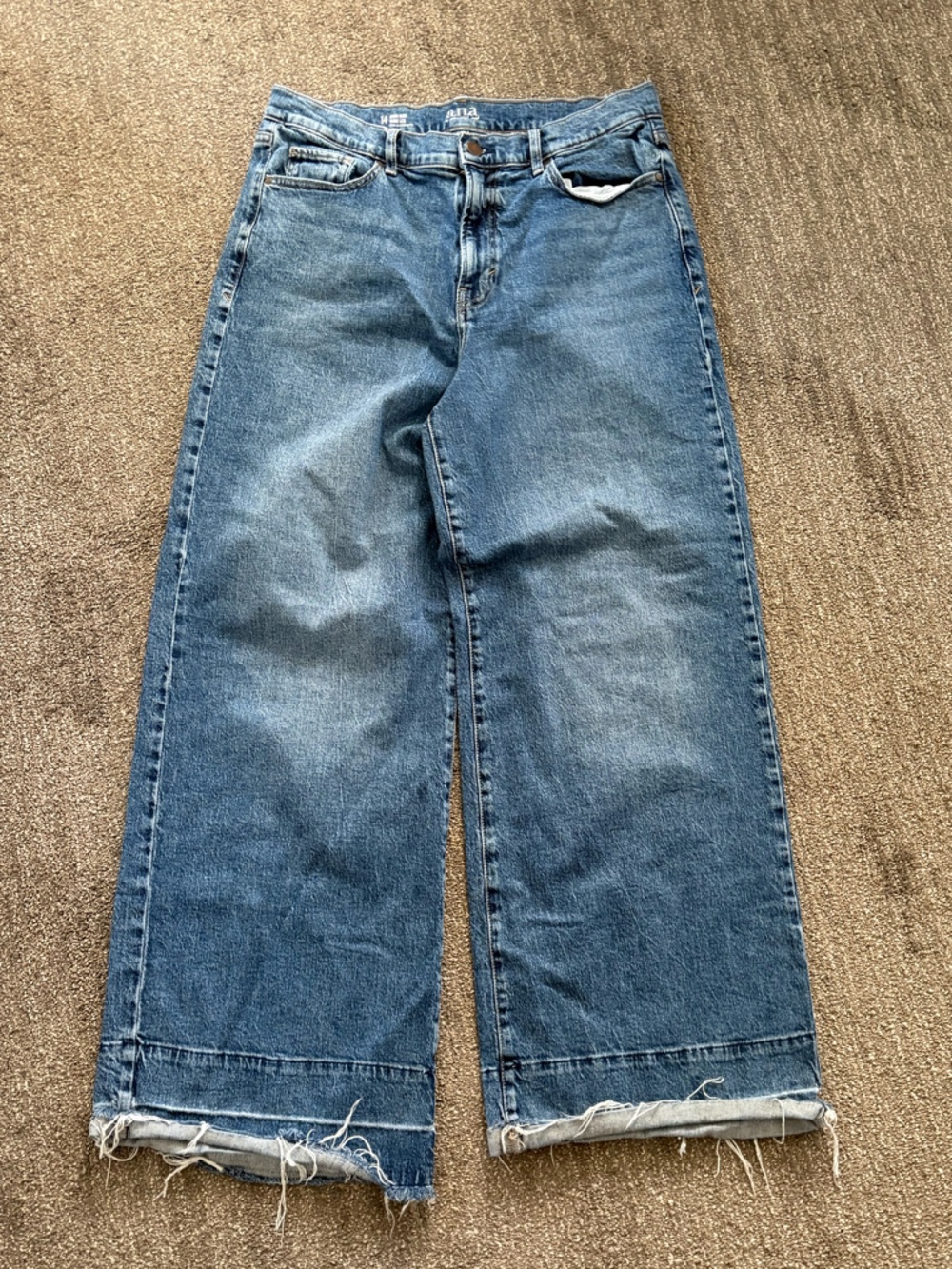 a.n.a High-Rise Wide-Leg Jeans in Medium Blue Wash